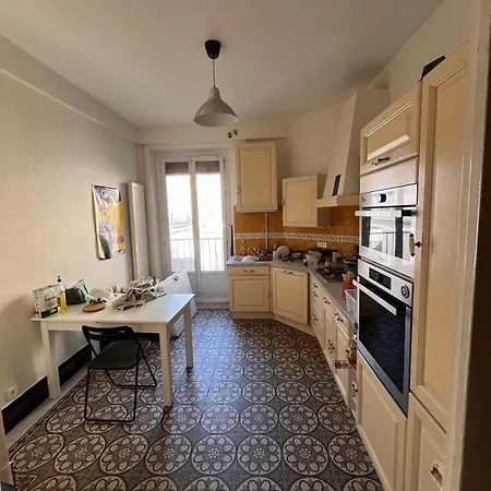Habitación en casa particular Dans Un A 2 Minutes A Pied De La Gare Et Gem